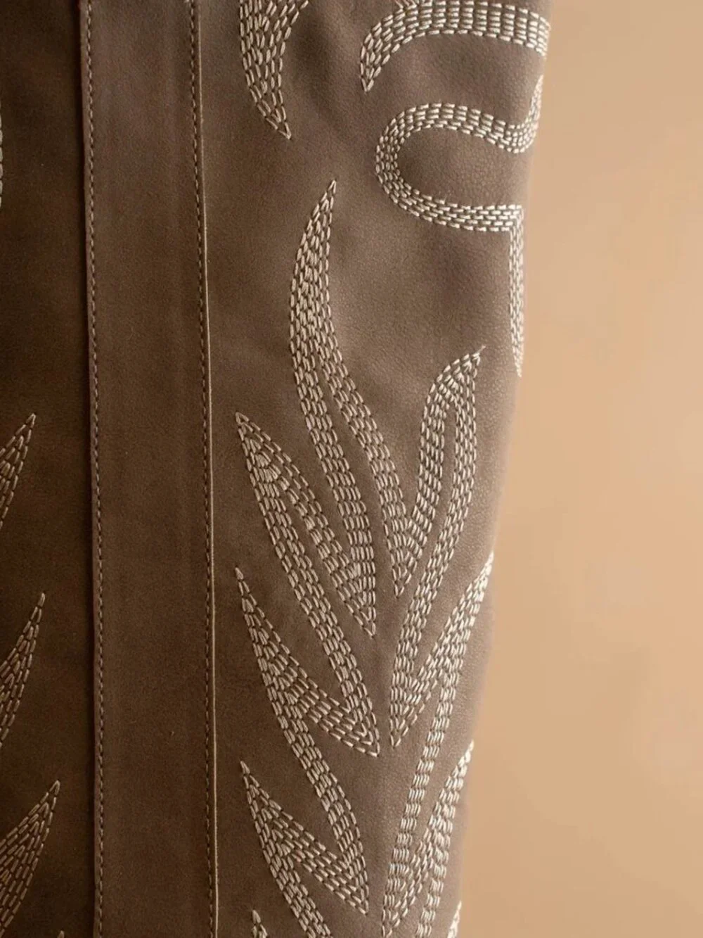 BNIB Embroidered Vegan Suede Cowboy Boots - Picture 4 of 4